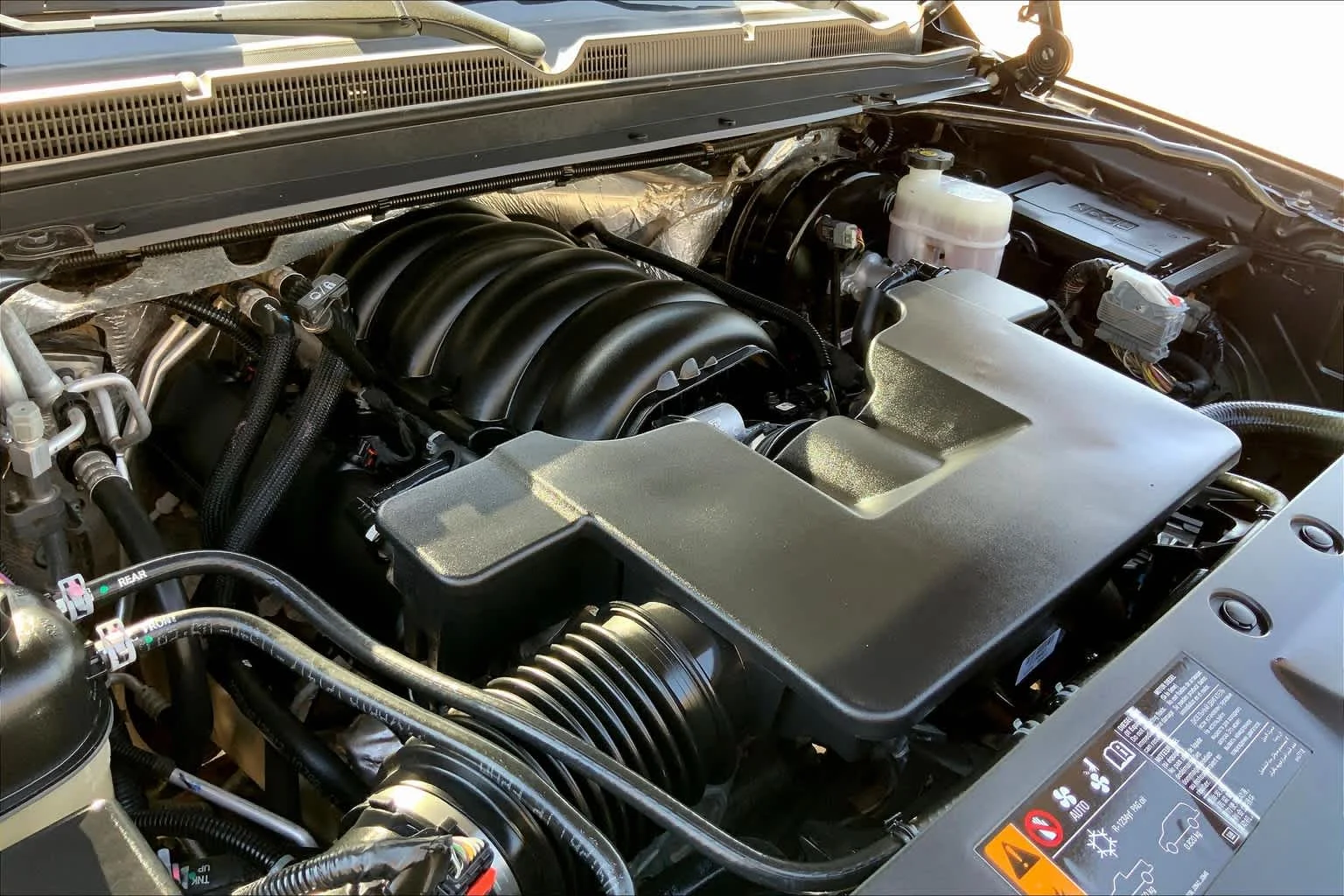 Used 2018 TUNGSTEN METALLIC Chevrolet LT image 30