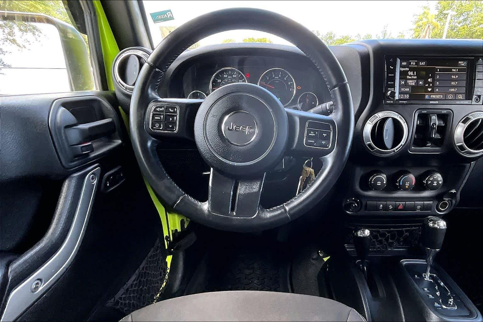 Used 2016 Hypergreen Clearcoat Jeep Sahara image 6