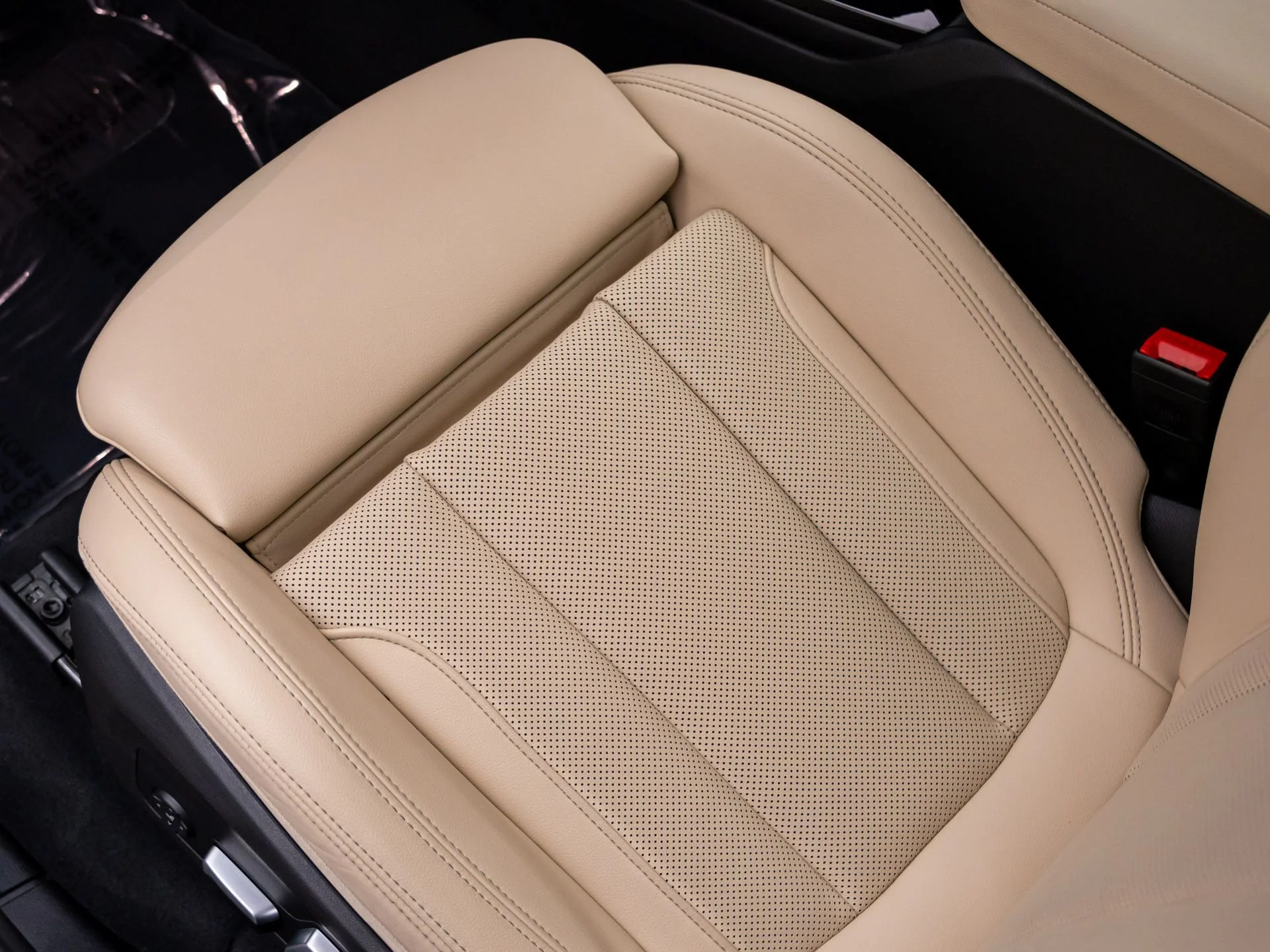 Used 2023 Black BMW xDrive30i image 14