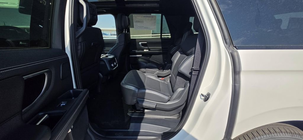 New 2026 Star White Metallic Tri-Coat Ford MAX Platinum® image 38