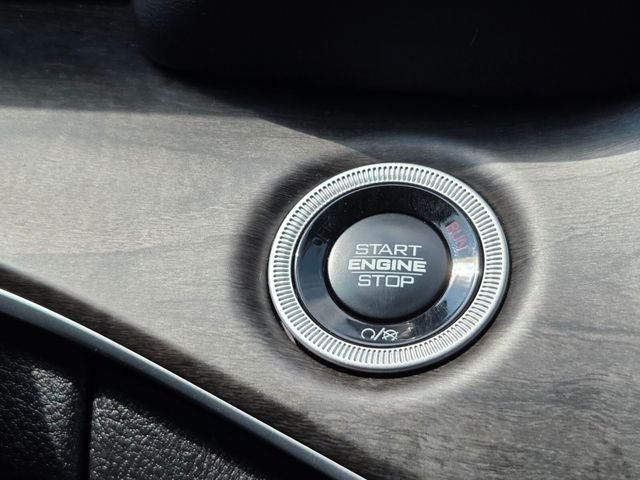 Used 2025 Silver Jeep Limited image 22
