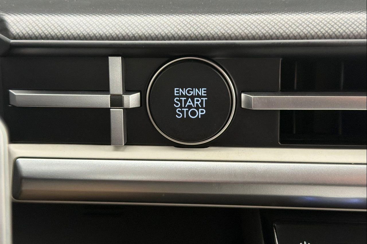 New 2026 Black Hyundai SE AWD image 30