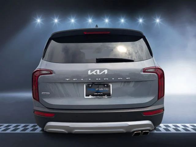 Used 2022 Silver Kia S image 4