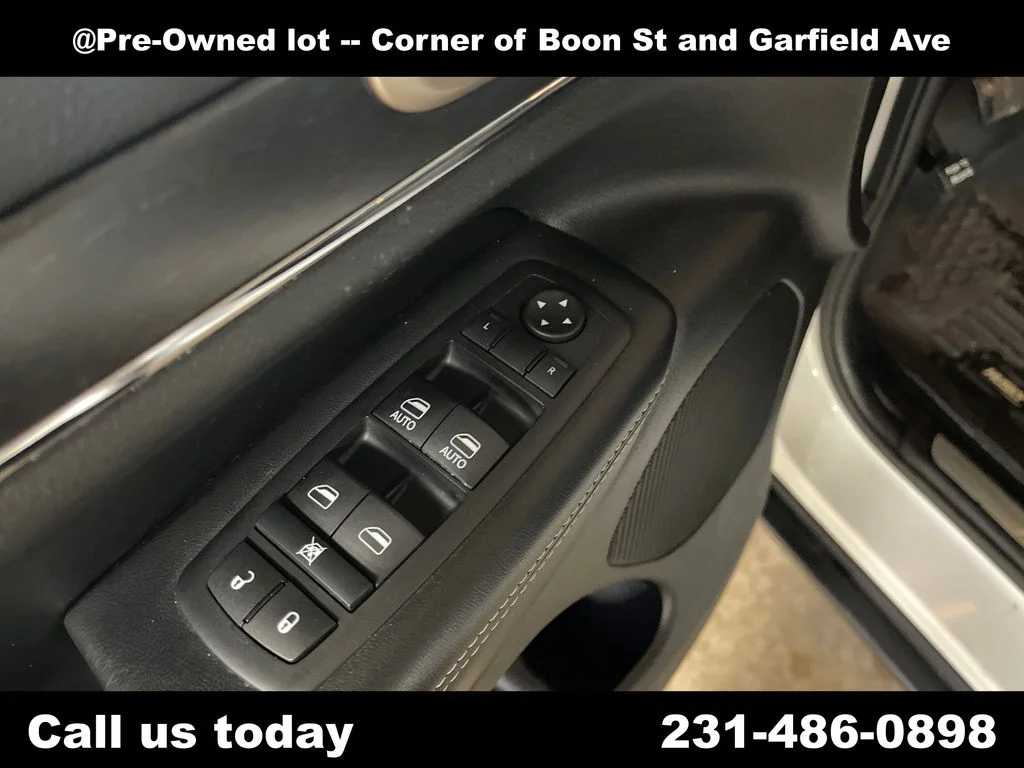 Used 2017 White Jeep Limited image 16