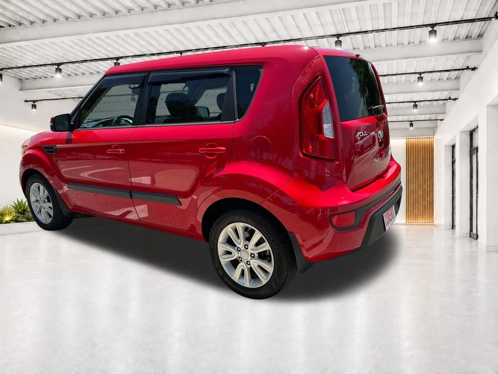Used 2013 Red Kia Plus image 8