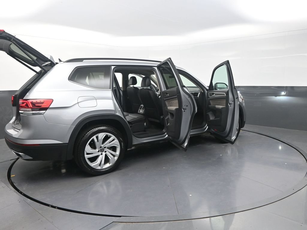 Used 2023 Silver Volkswagen 2.0T SE w/Technology image 38