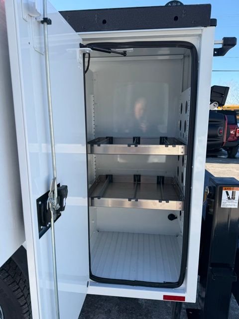 New 2026 Oxford White Ford F-550® XLT image 13