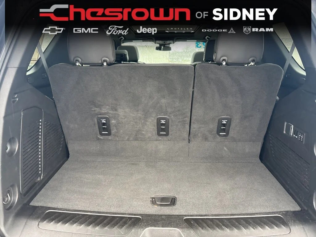 Used 2023 Black GMC SLT image 32