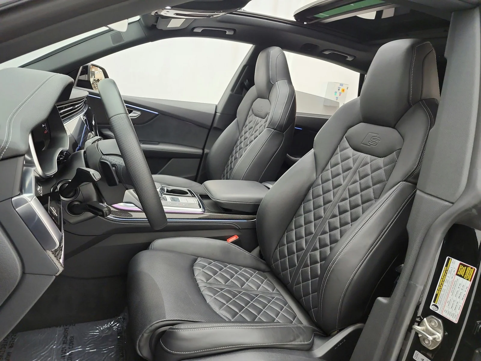 Used 2023 Mythos Black Metallic Audi Premium Plus 4.0 TFSI quattro image 10