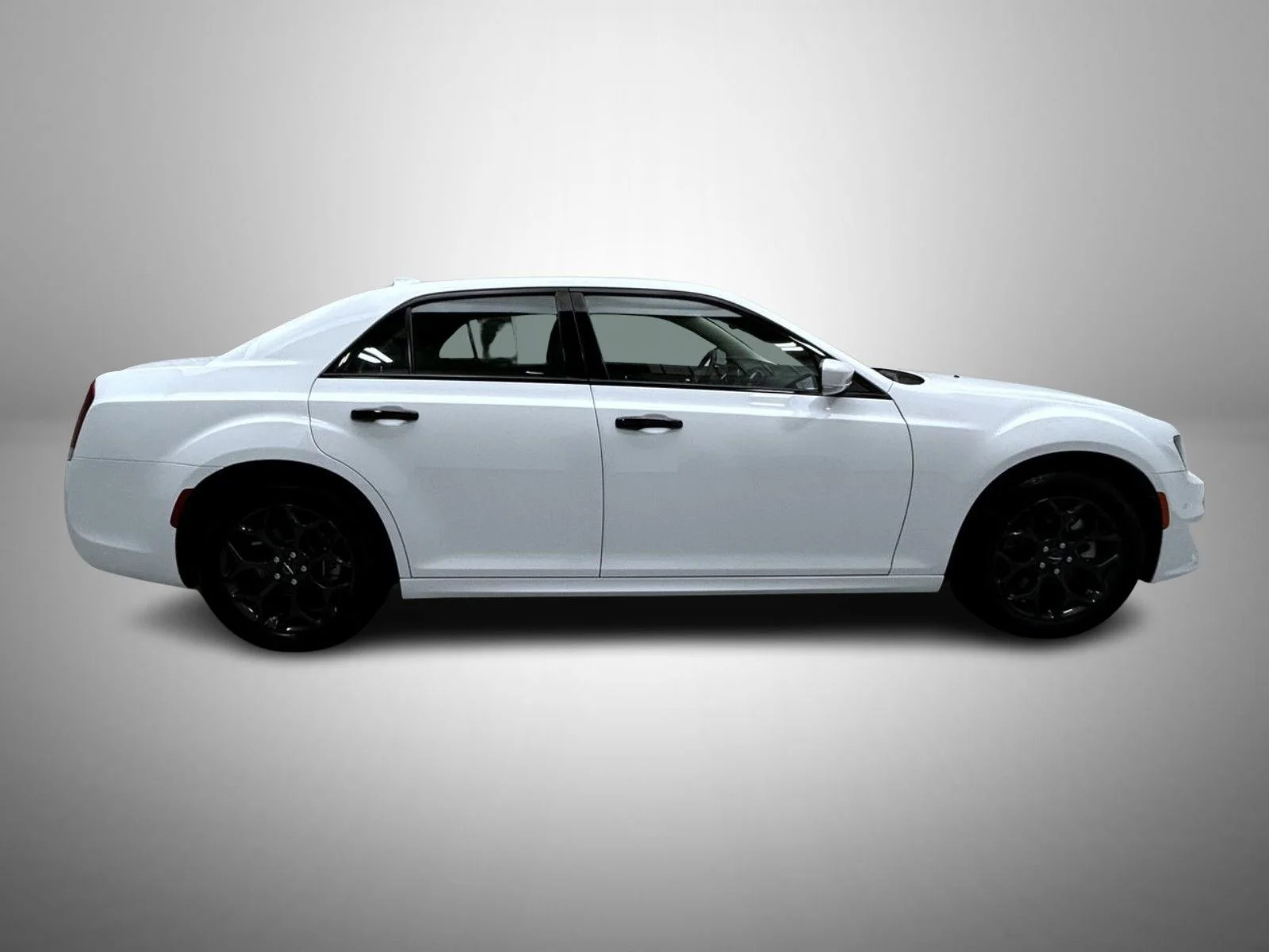 Used 2022 White Chrysler Touring image 4