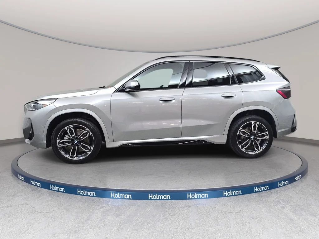 Used 2026 Space Silver Metallic BMW xDrive28i image 9
