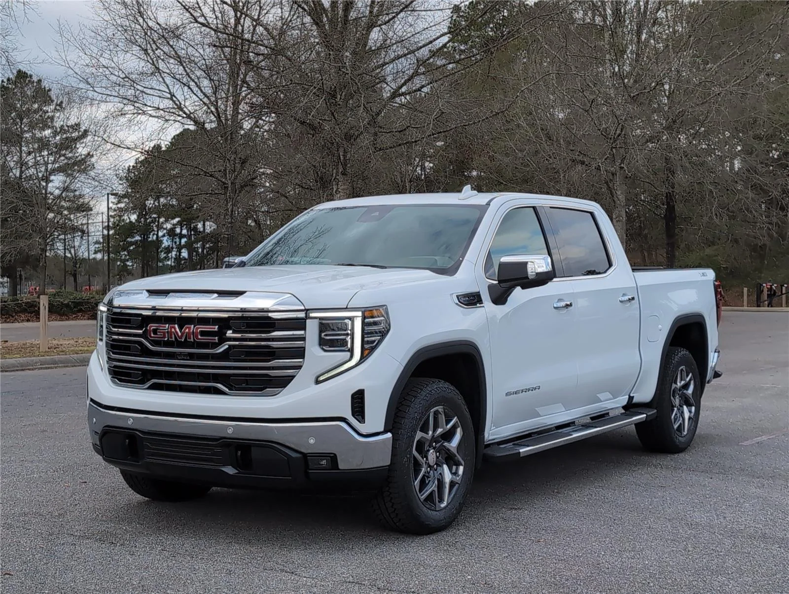2026 GMC Sierra 1500 SLT - Photo 8