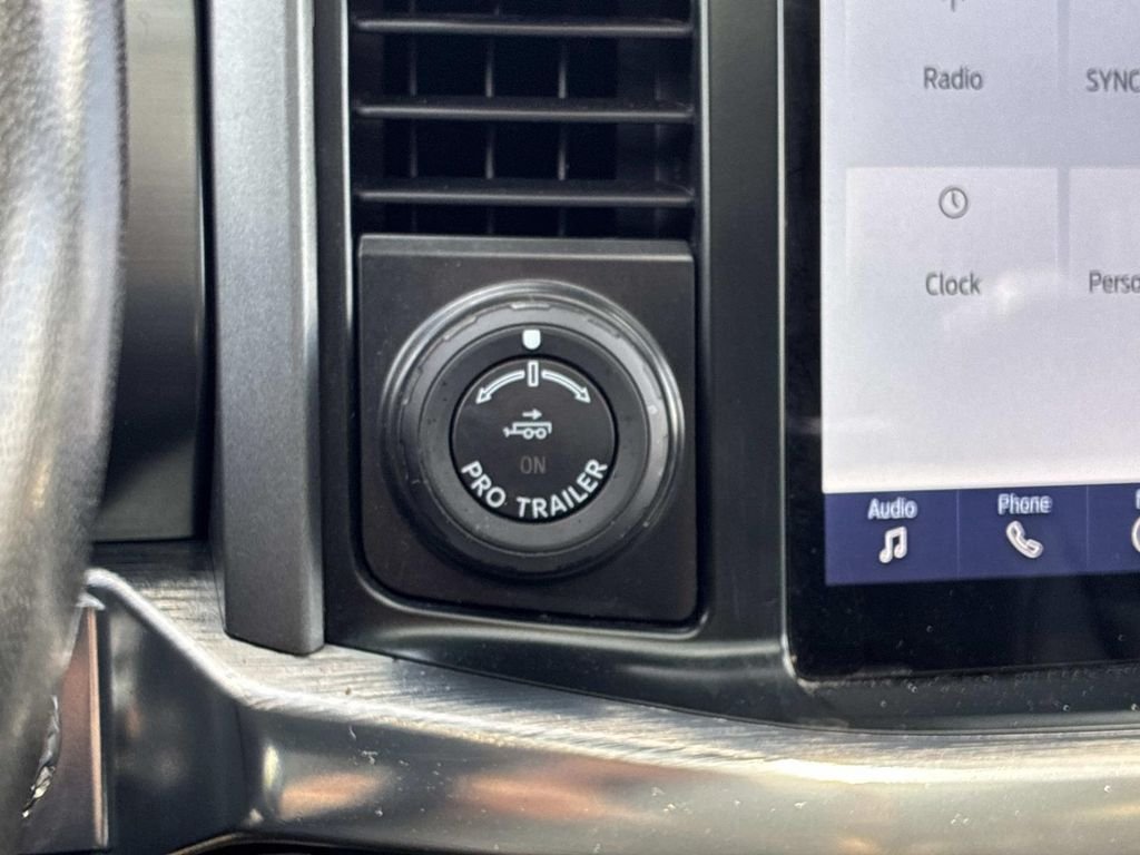Used 2022 White Ford Lariat image 33