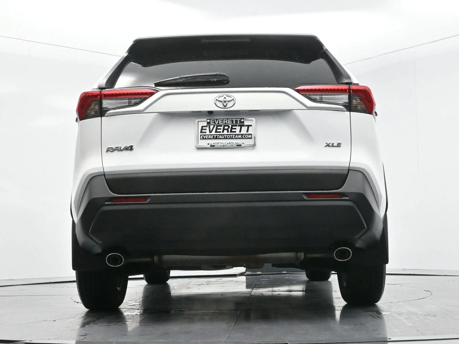 Used 2025 White Toyota XLE image 48