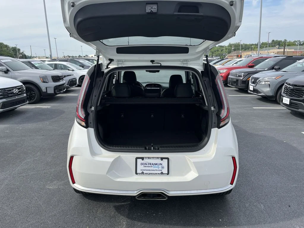 Used 2024 White Kia GT-Line image 30