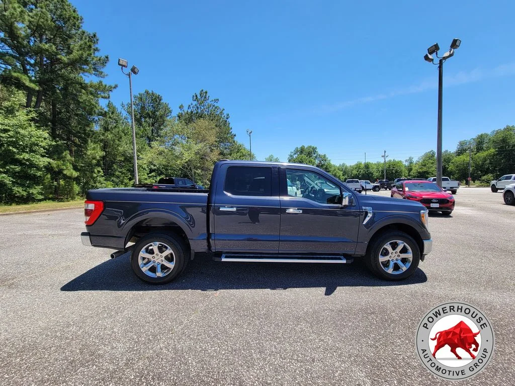 Used 2022  Ford Lariat image 6