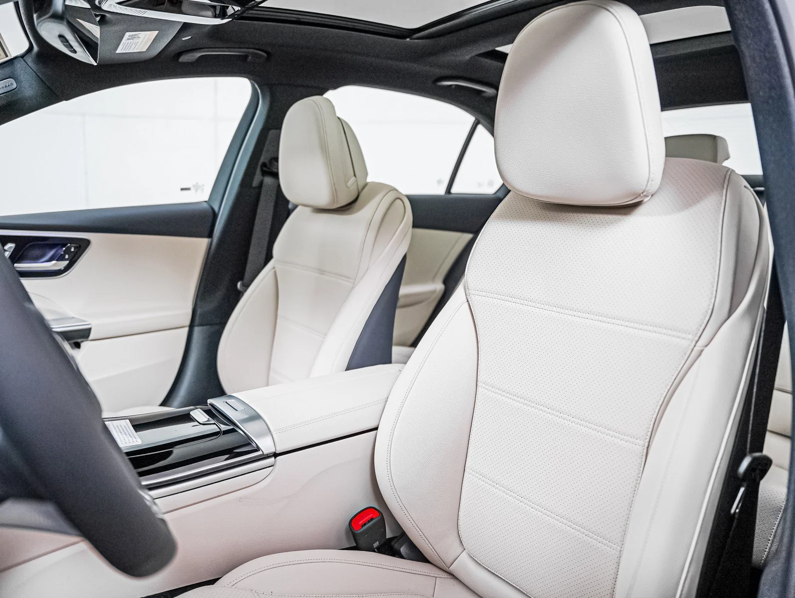 New 2026 Polar White Mercedes-Benz C 300 4MATIC® image 11
