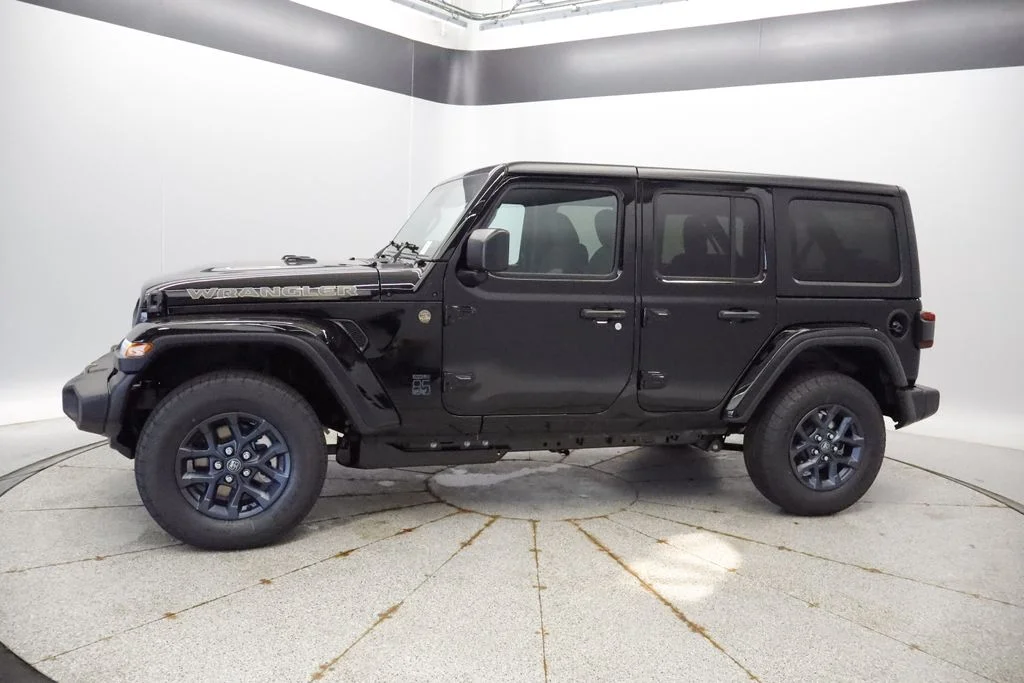 New 2026 Black Clear-Coat Exterior Paint Jeep 85th Anniversary Edition image 24