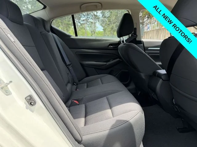 Used 2023 White Nissan 2.5 SV image 15