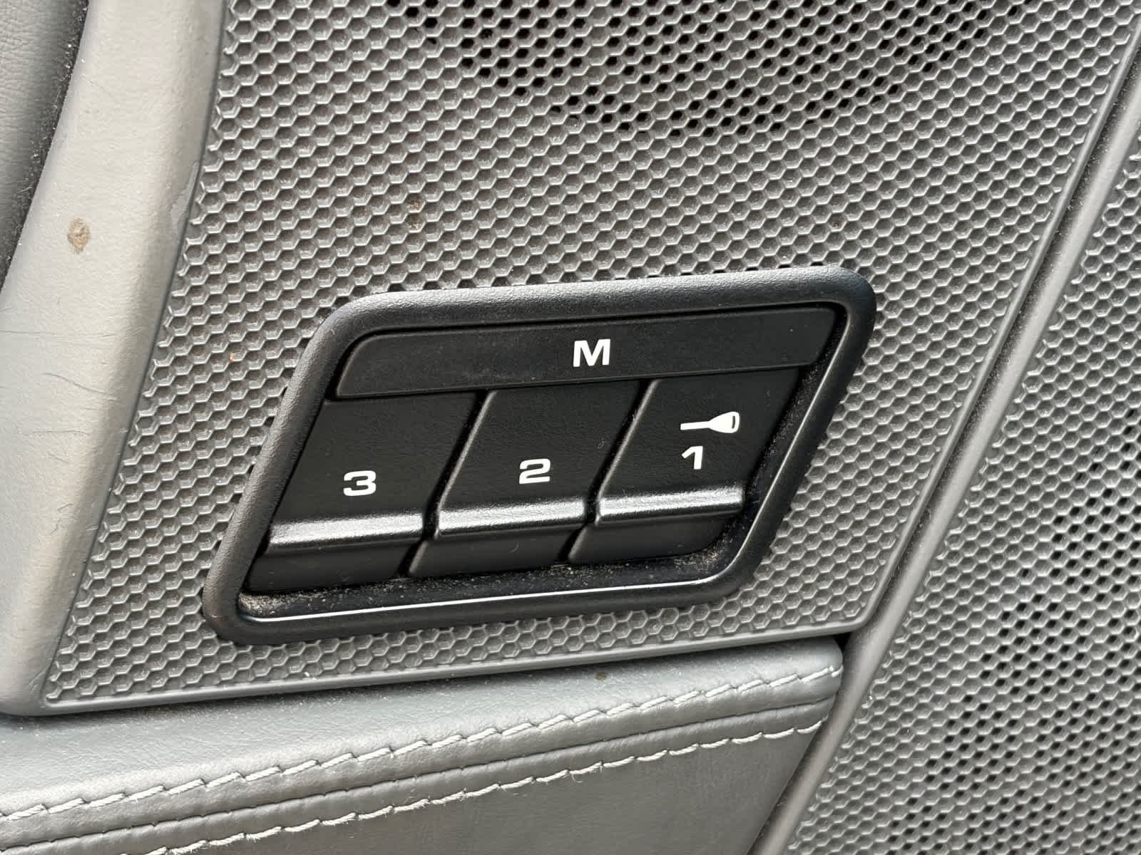 Used 2007 Silver Porsche  image 7