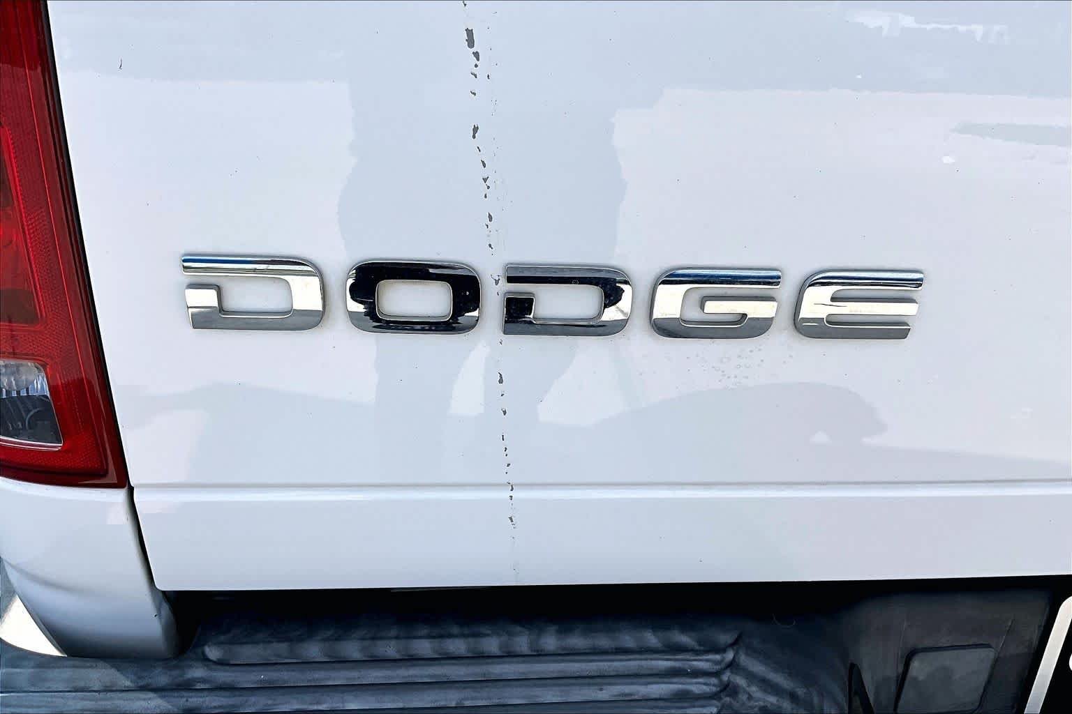 Used 2003 Bright White Dodge SLT image 27