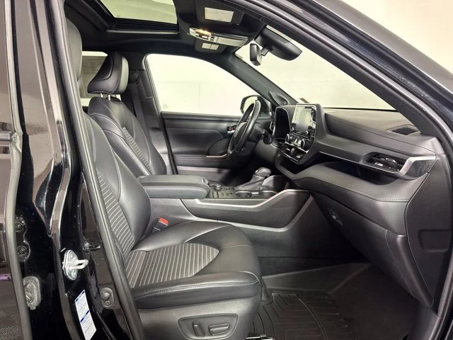 Certified Used 2021 Midnight Black Metallic Toyota XSE image 4