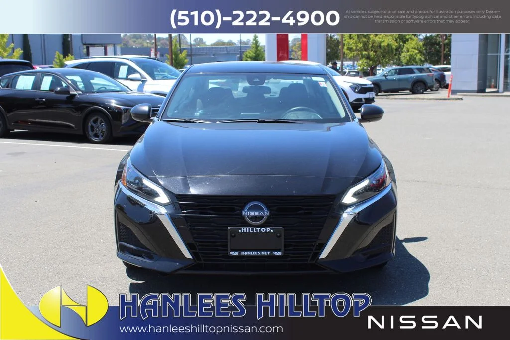 Used 2025 Black Nissan 2.5 SV image 4
