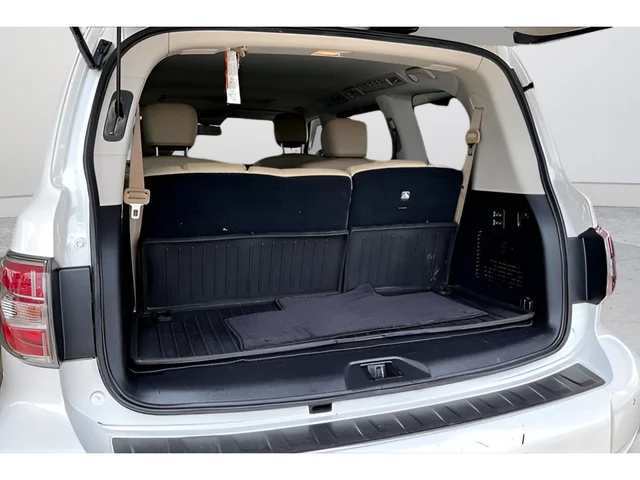 Used 2019 White Nissan SL image 30