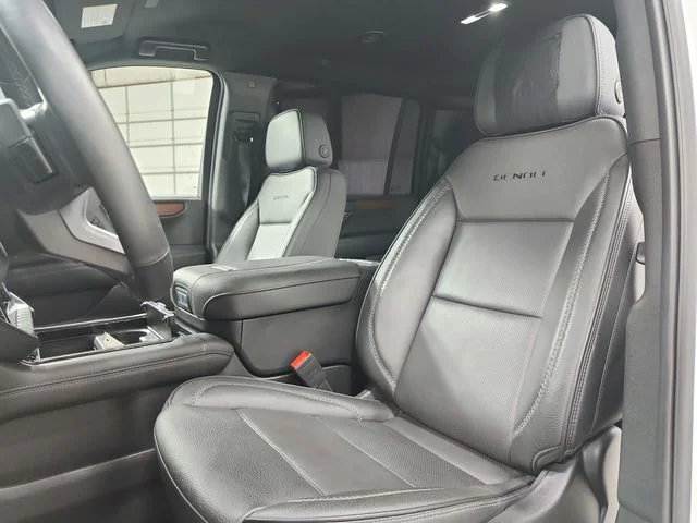 Used 2025 White GMC Denali image 10