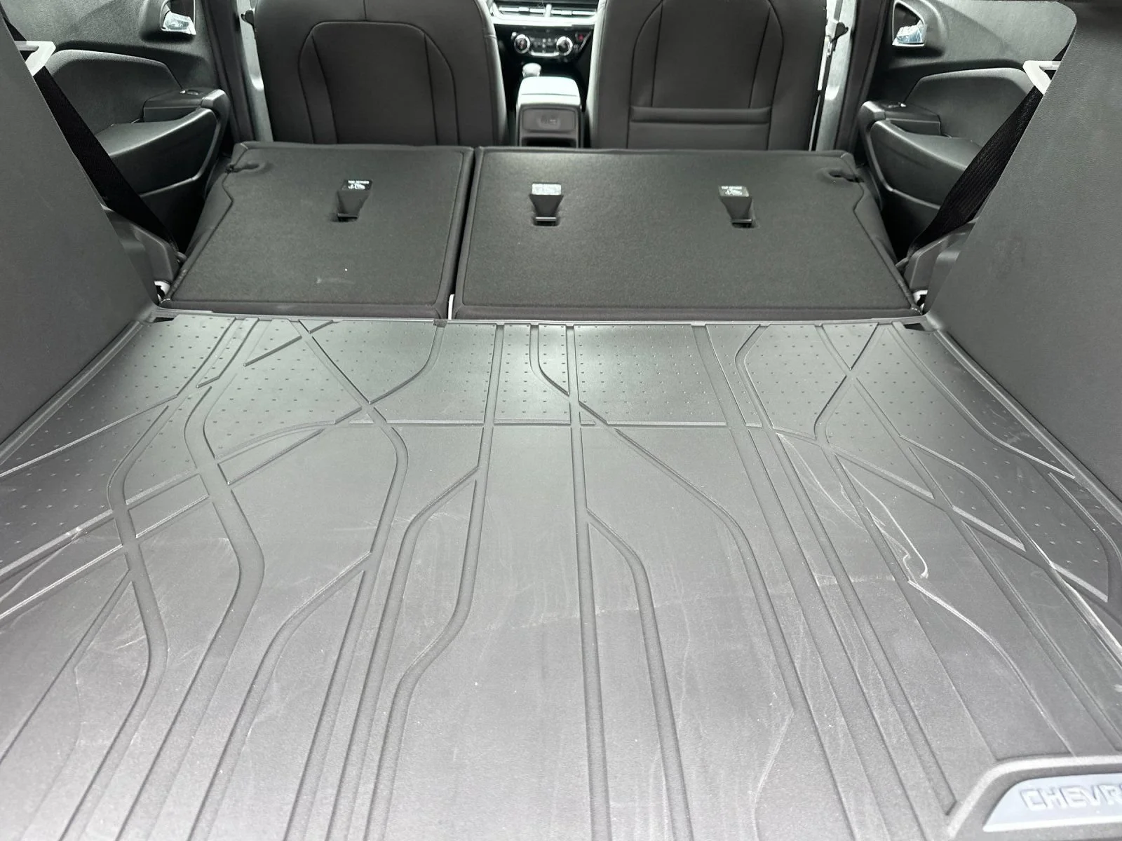 New 2026 Summit White Chevrolet ACTIV image 15