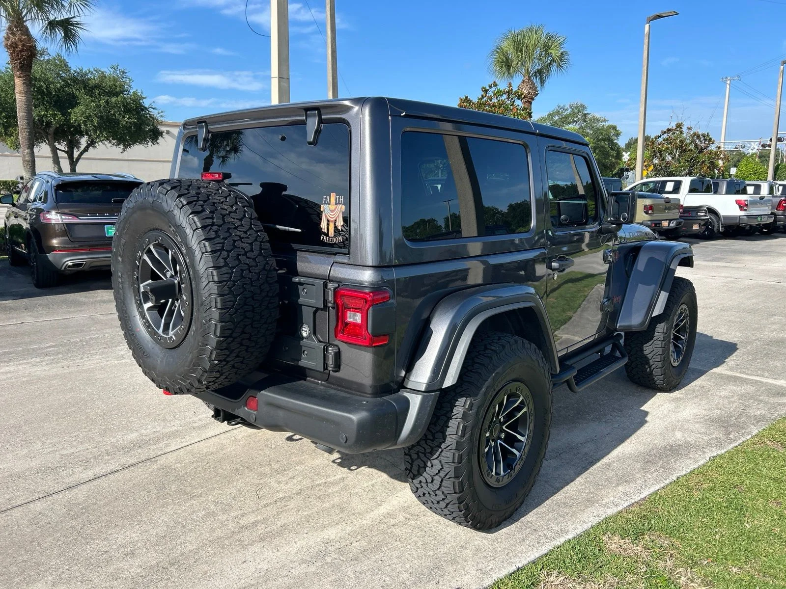 Used 2026 Gobi Clearcoat Jeep Rubicon X image 5