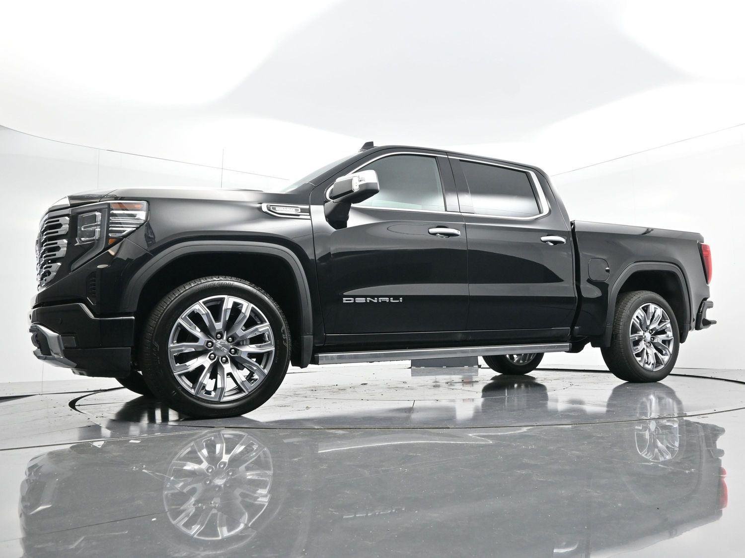 Used 2025 Onyx Black GMC Denali image 44