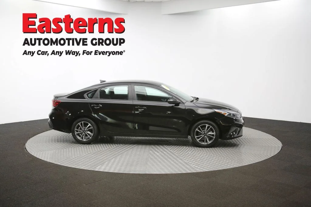 Used 2022 Black Kia LXS image 42
