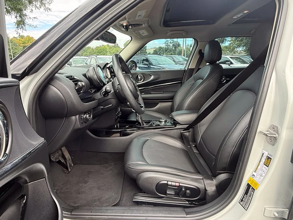 Used 2019 White Silver Metallic MINI  image 21