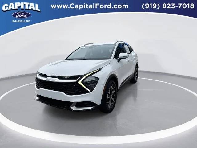 Used 2024 White Kia EX image 4