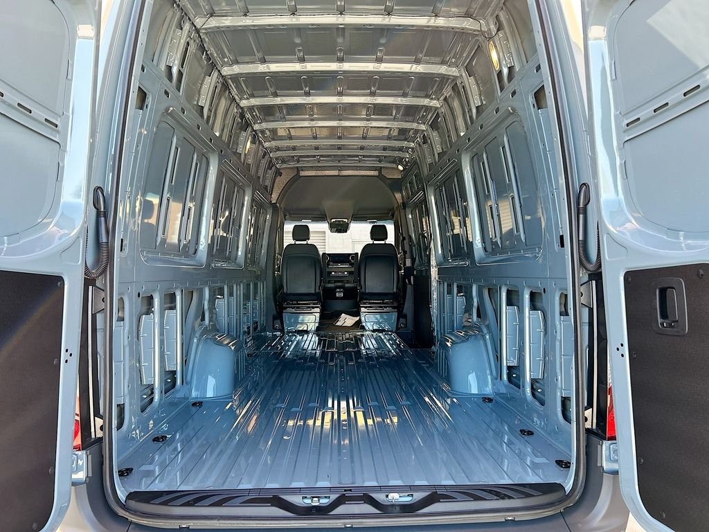 New 2026  Mercedes-Benz Cargo 170 WB image 24