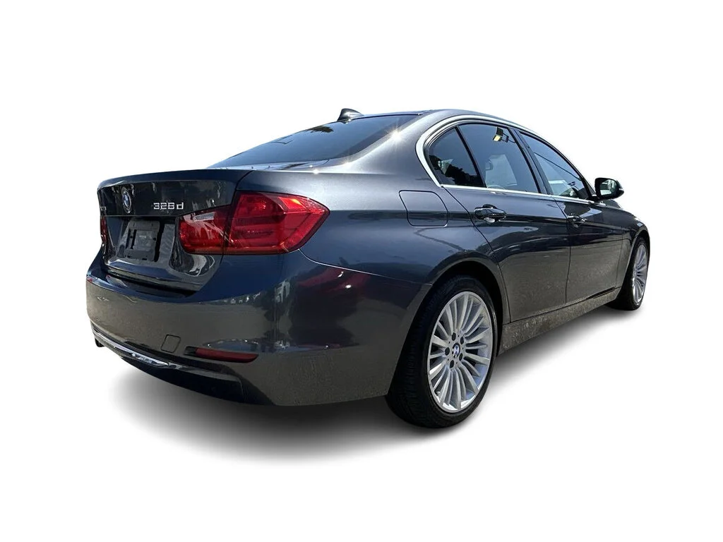 Used 2015 Mineral Grey Metallic BMW xDrive Sedan Dilawri Certified   Local BC   No Acc image 14