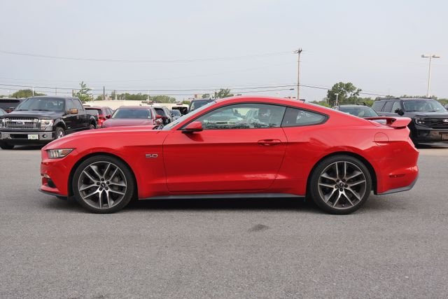 Used 2015  Ford GT Premium image 4