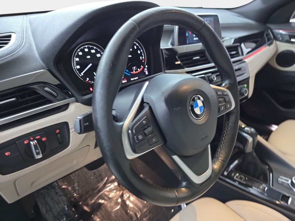 Used 2018 Mediterranean Blue Metallic BMW xDrive28i image 16