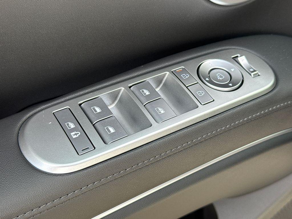 New 2026 White Hyundai Limited FWD image 21