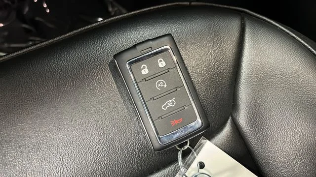 Used 2025 Pearlcoat Jeep Limited image 40