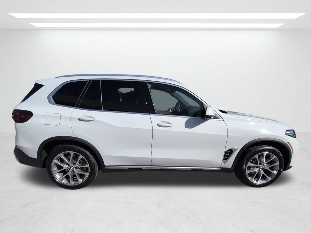 New 2026 Alpine White BMW xDrive40i image 3