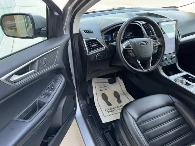 Used 2022 Silver Ford SEL image 34