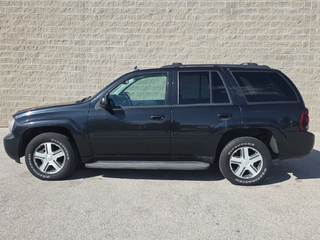 Used 2009 Black Chevrolet LT image 10