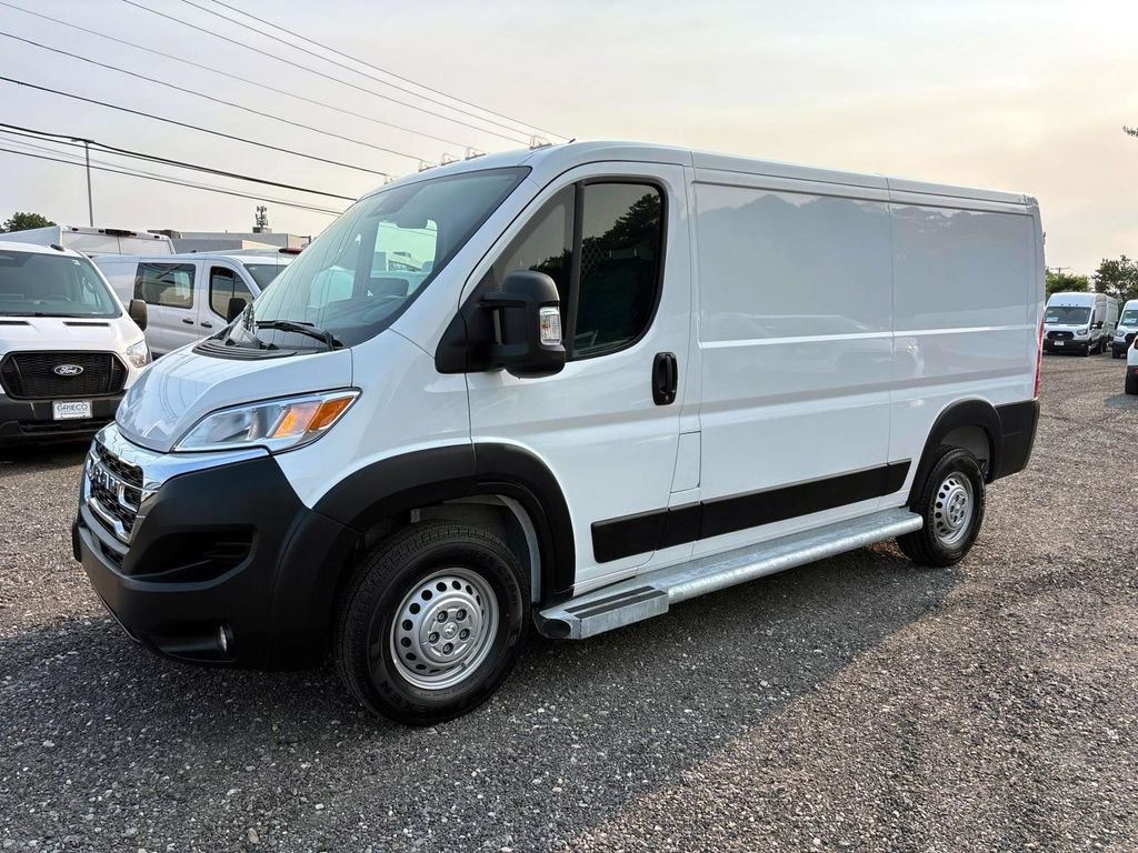Used 2025 White Ram  image 6