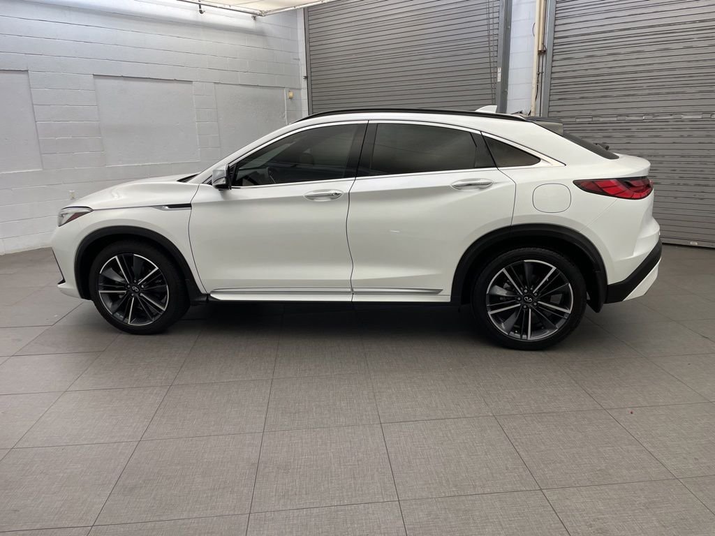 Used 2025 White INFINITI SENSORY image 8