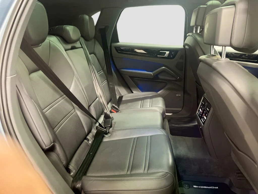 Used 2019 Biscay Blue Metallic Porsche  image 27