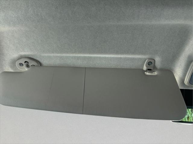 New 2026 Bright White Clear-Coat Exterior Paint RAM Tradesman image 32