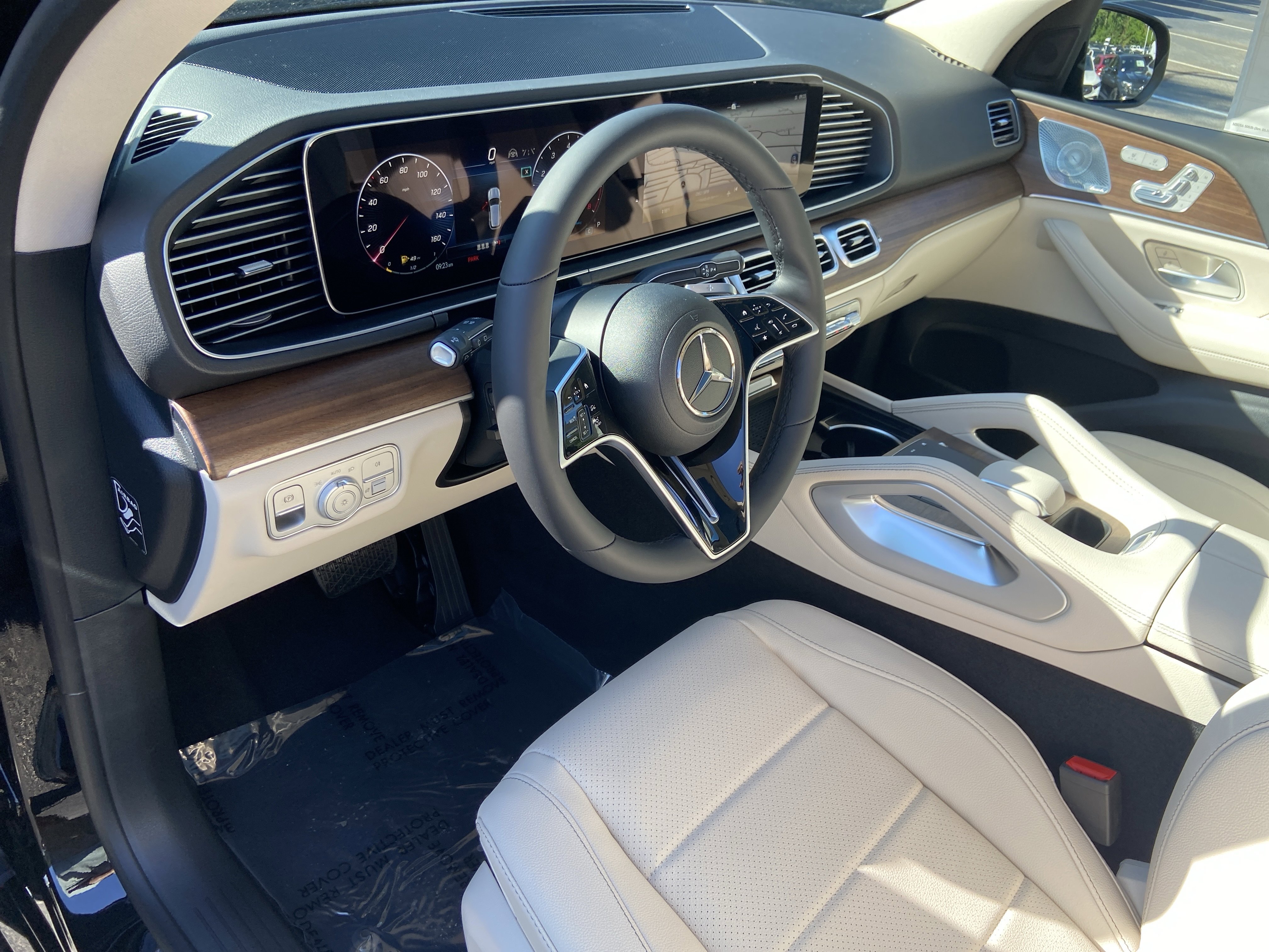 New 2026 Black Mercedes-Benz GLE 450 4MATIC® SUV image 17