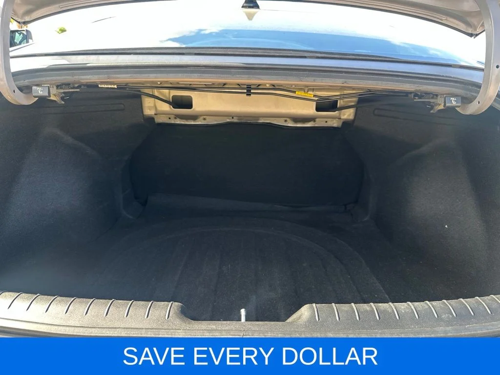 Used 2024  Hyundai SEL image 5